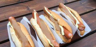 Icelandic Hot Dogs served on a table