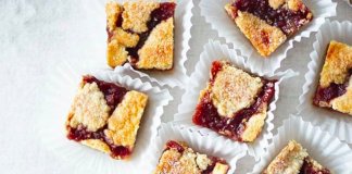 Hjónabandssæla is "marital bliss" cake, a traditional Icelandic dessert