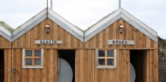 How much does fuel cost in Iceland at this gas station?