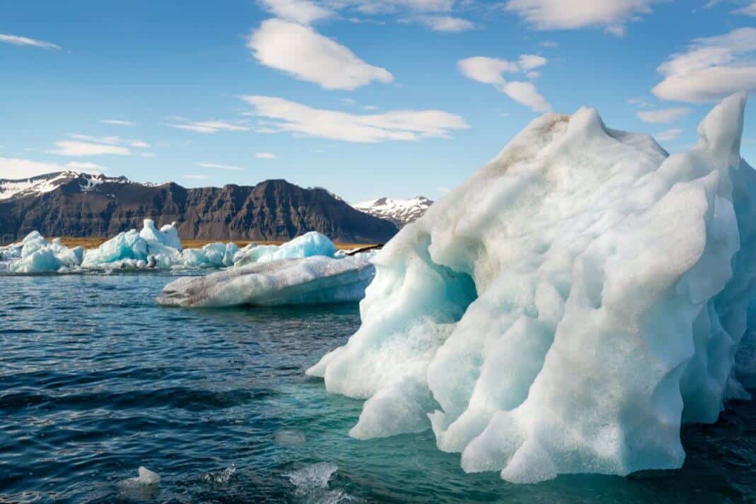 April Weather in Iceland - Temperatures, Snowfall, Daylight Hours