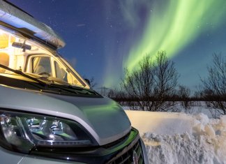 Iceland Northern Lights tour by campervan