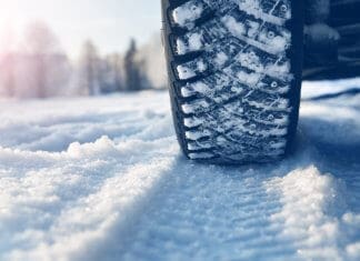 Snow Tires in Iceland Studded snow tires in Iceland